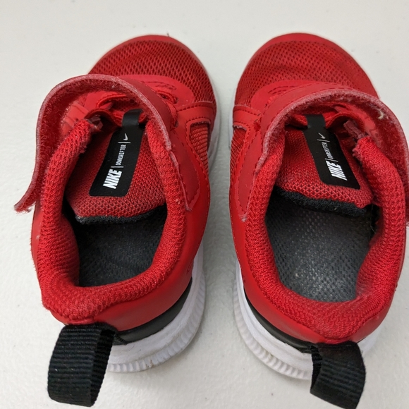 Little Boys fire engine red Nike hook & loop (Velcro)sneakers. SZ 4C.DOWNSHIFTER - Picture 8 of 10